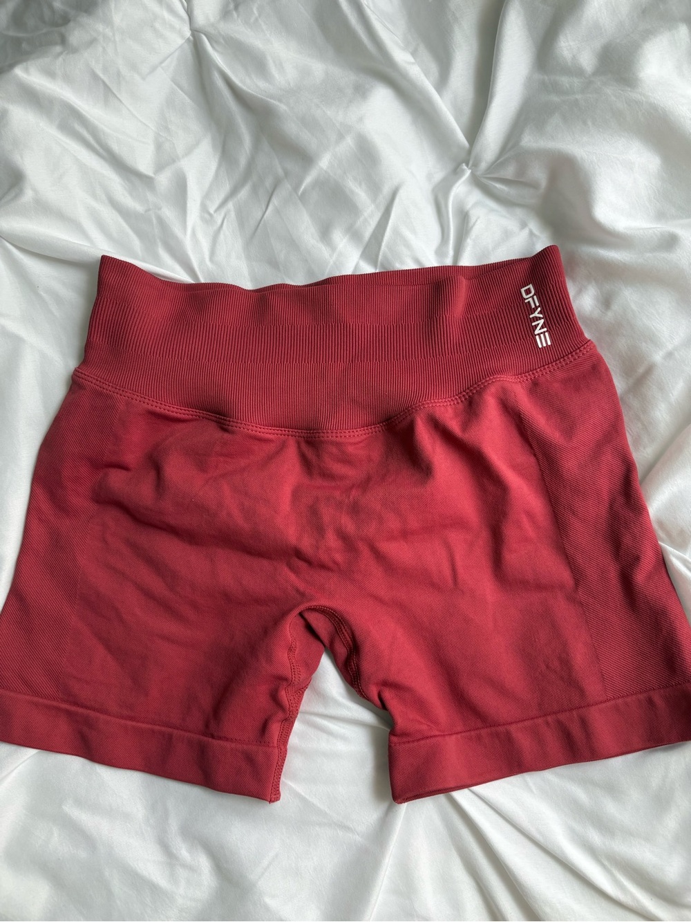 Dfyne raspberry impact shorts size small 4.5 inch